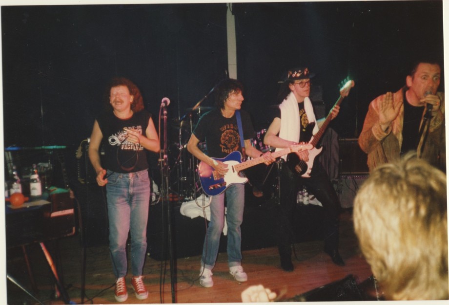 Tottas bluesband med Ron Wood. Jag var turneledare.